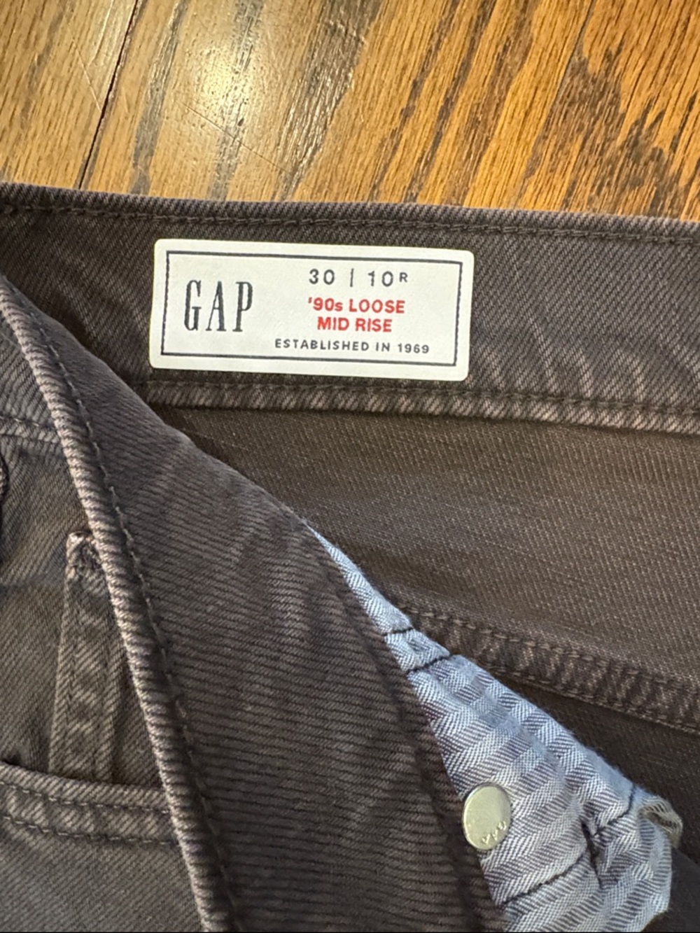 GAP Women’s 90’s loose mid Rise 30w | 10r in chocolate brown